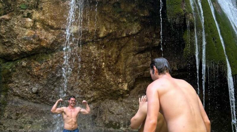 Фото Каменные идолы горы Демерджи на джипах и купание в водопаде Джур Джур - вид 8