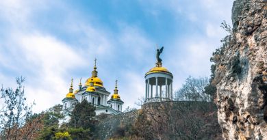 Достопримечательность Видовая площадка у храма Архистратига Михаила в Ореанде